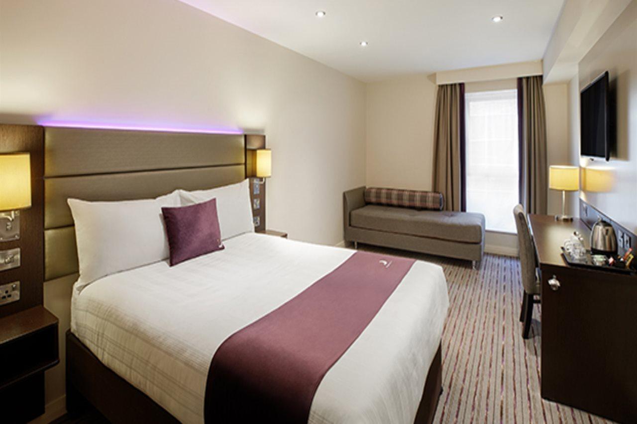 Premier Inn Stirling City Centre エクステリア 写真