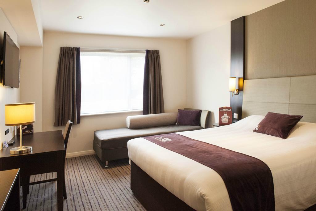 Premier Inn Stirling City Centre エクステリア 写真