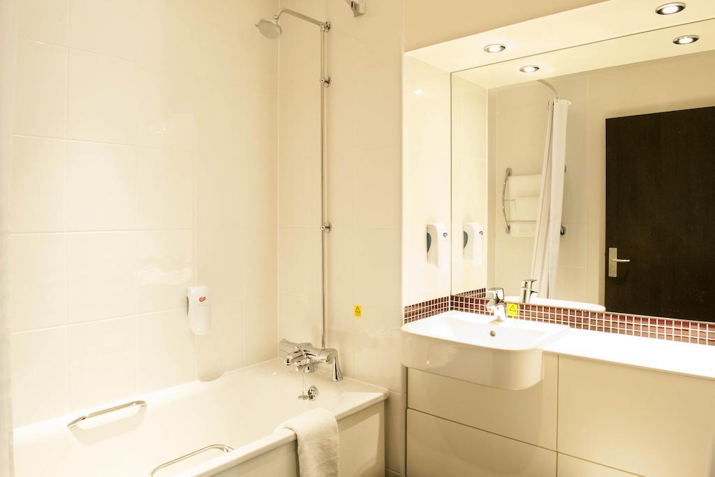 Premier Inn Stirling City Centre 部屋 写真