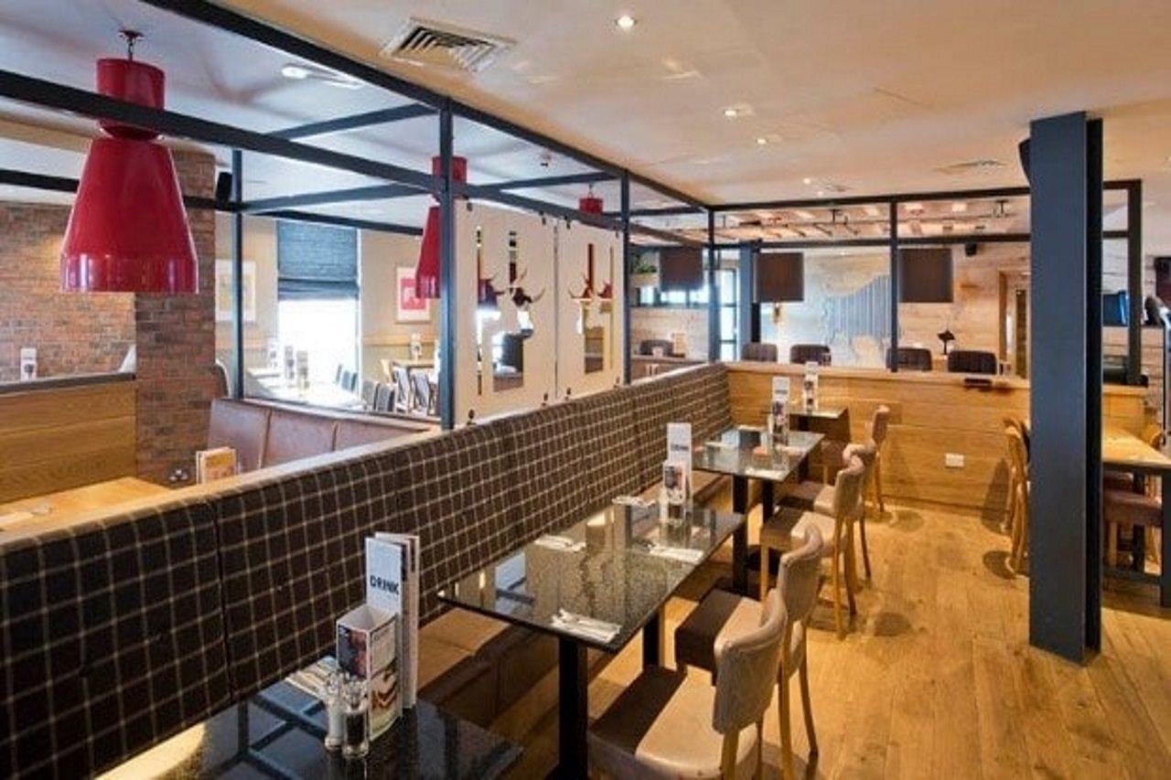 Premier Inn Stirling City Centre エクステリア 写真