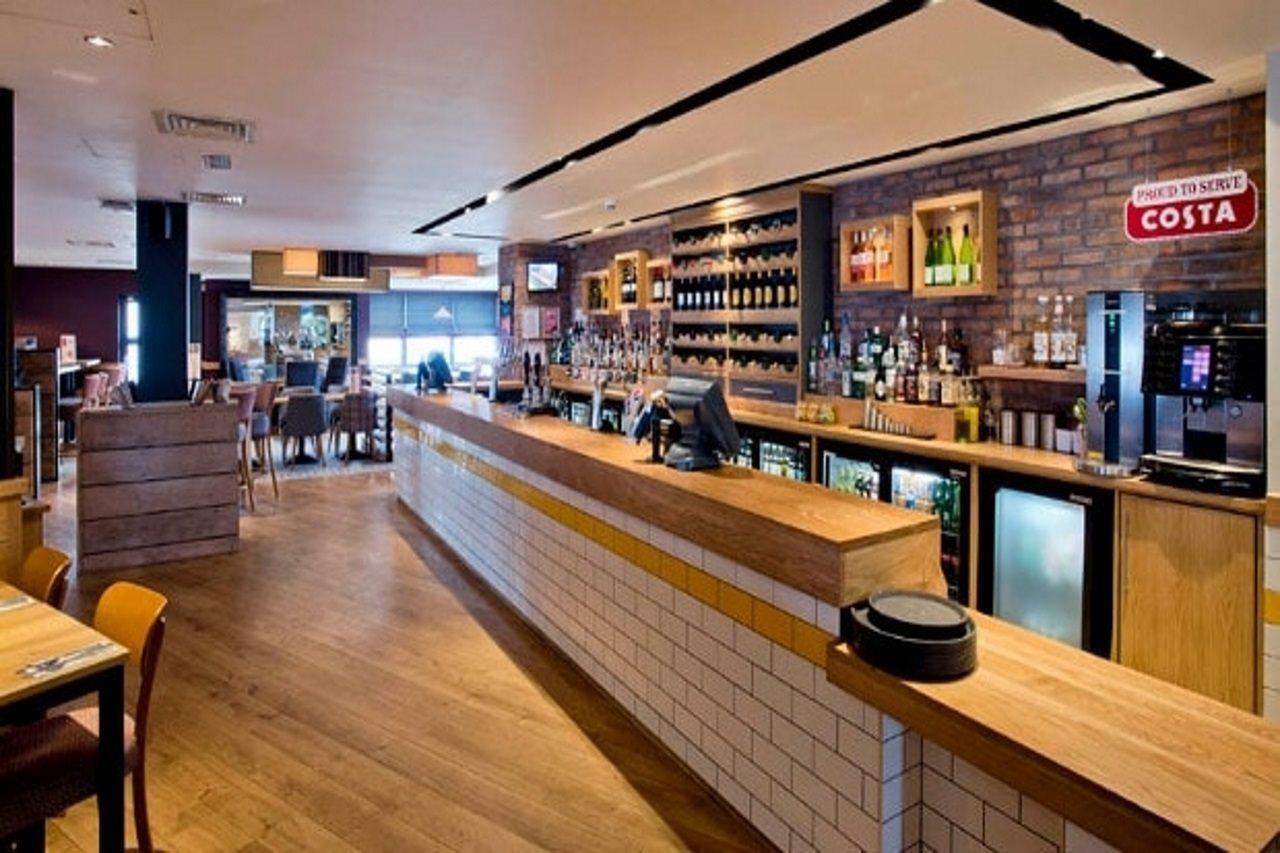 Premier Inn Stirling City Centre エクステリア 写真